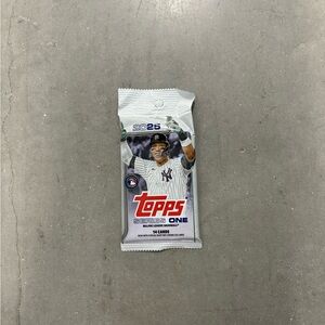 Topps Series 2025 One Baseball Card Pack